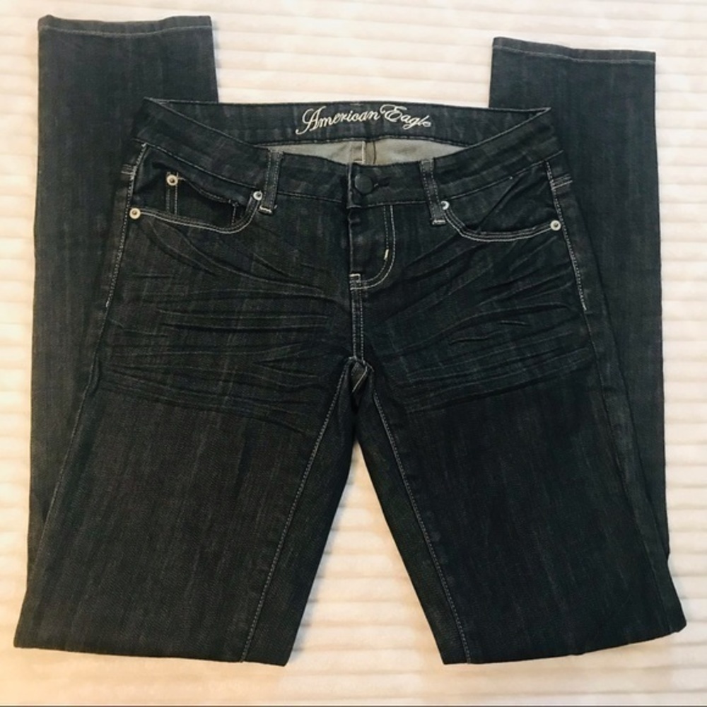 American Eagle Outfitters Dark Wash Relaxed Tapered Jeans Size 2 26 - Picture 3 of 5